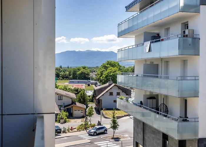 2 Bright Bedrooms, Terrace & Parking, Near Geneva Lejlighed La Celle-sous-Gouzon